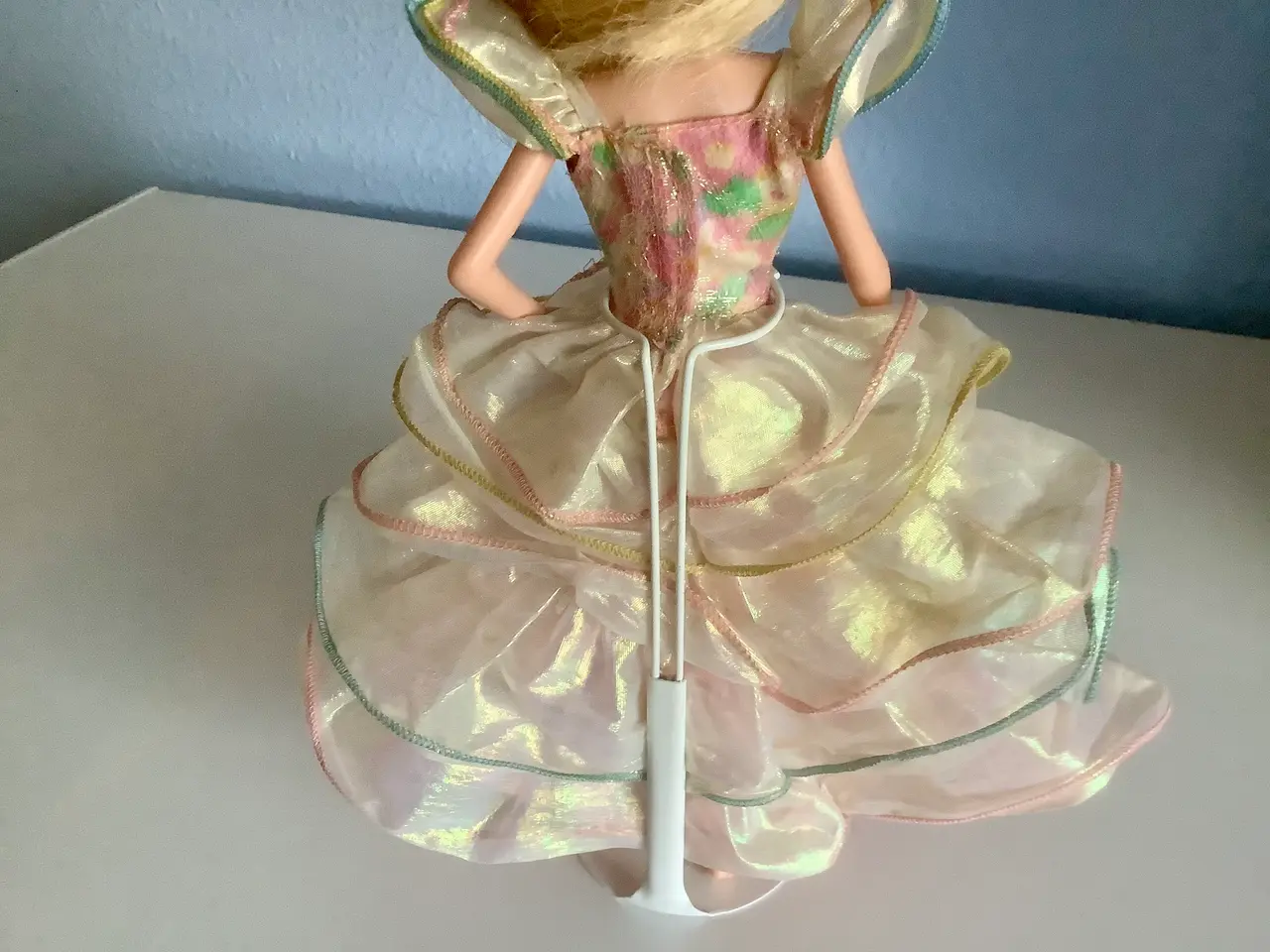 Billede 5 - Ægte lang Barbie kjole.