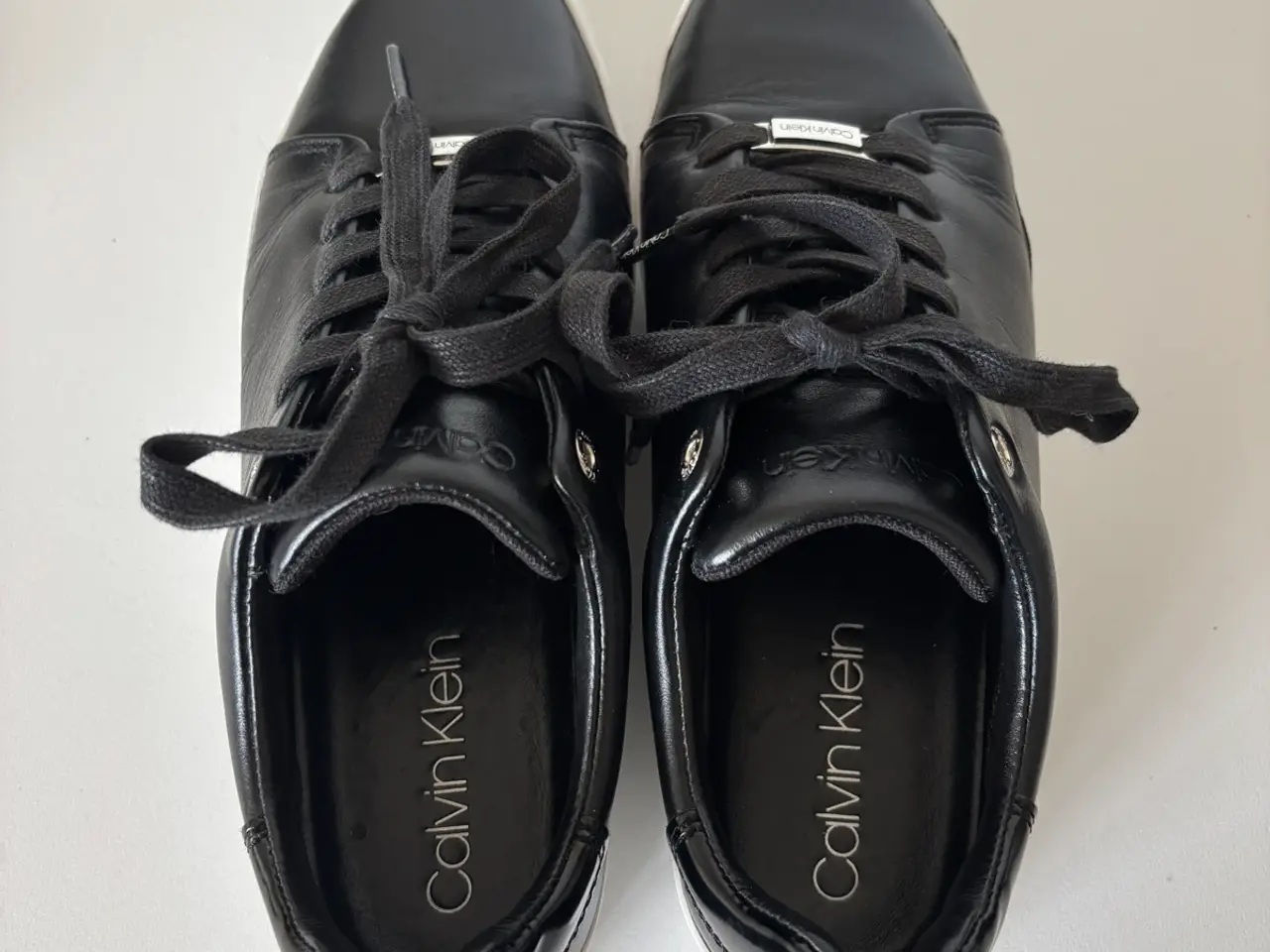 Billede 9 - Calvin Klein Flatform læder sneakers – Sort/Hvid –