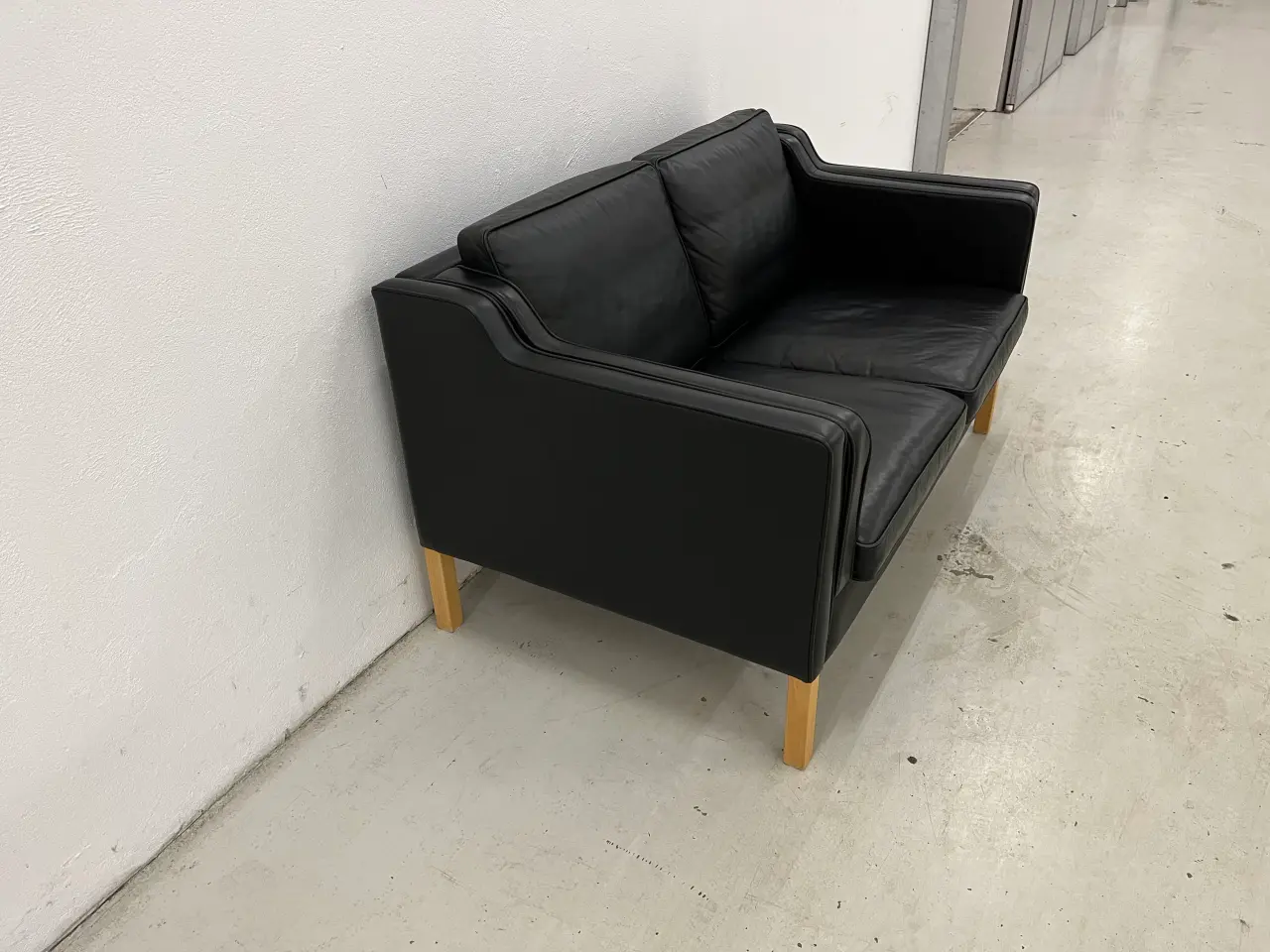 Billede 7 - Stouby Eva 2 Oers.Sofa i sort semianilin læder.