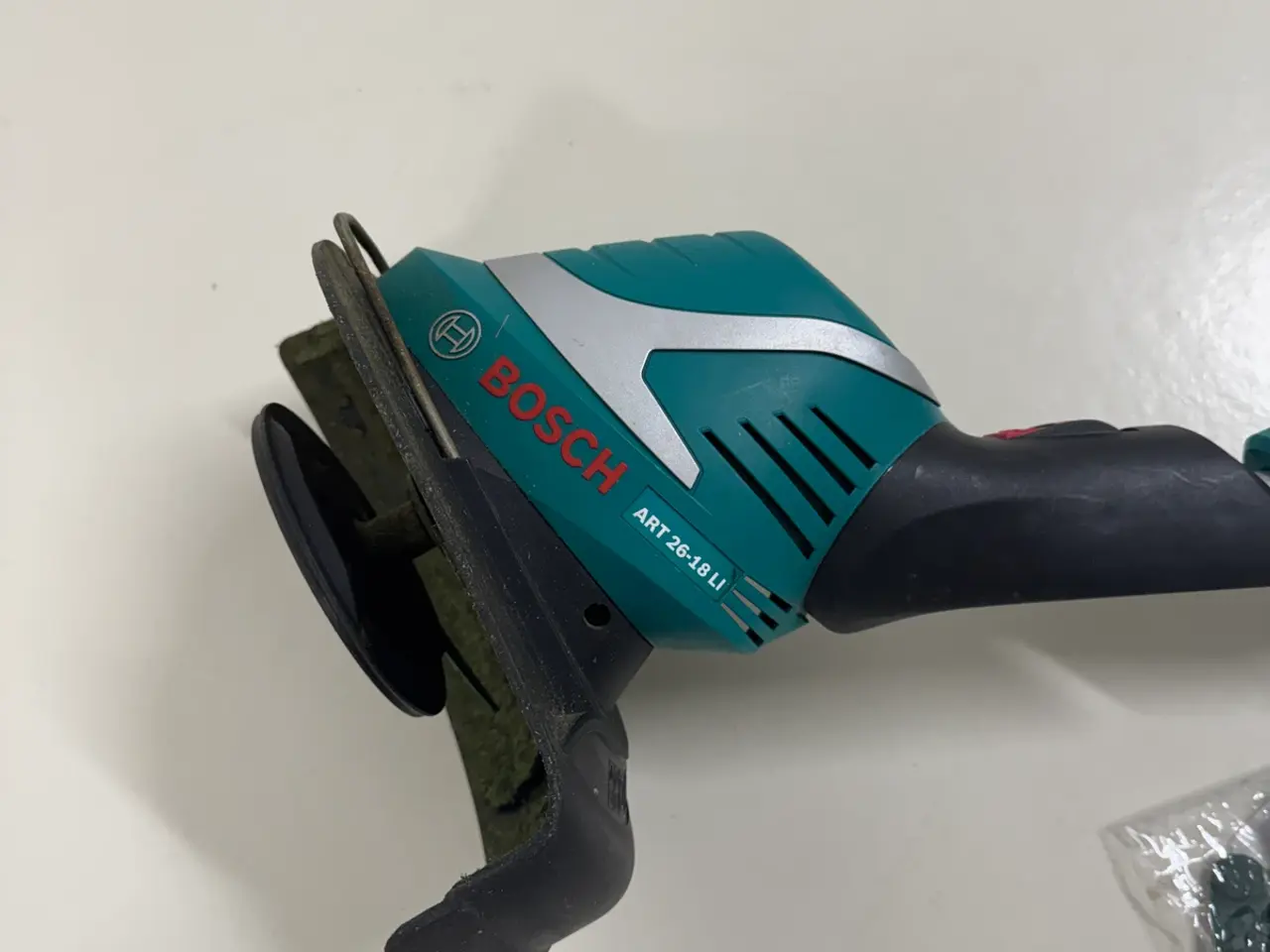 Billede 3 - Bosch ART 26 græstrimmer grøn
