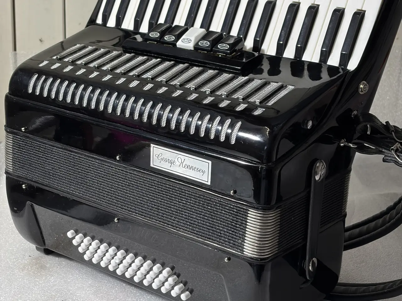 Billede 9 - George Hennesy harmonika 34 tangenter 24 basser