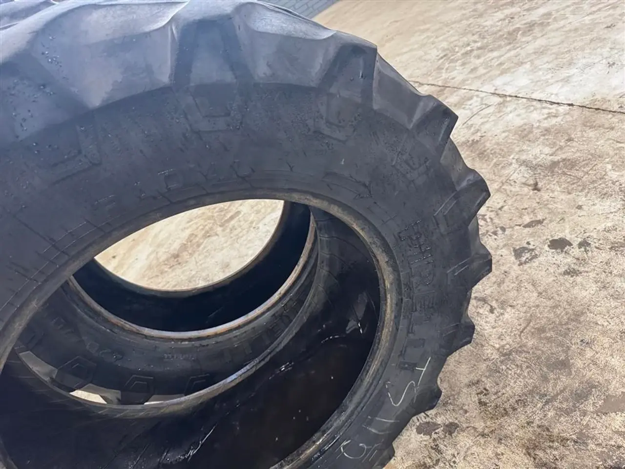 Billede 3 - Pirelli 420/70 R28