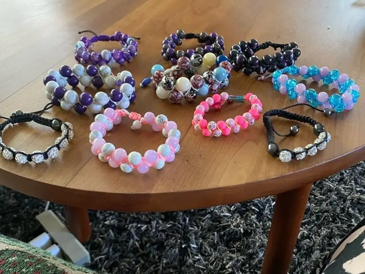 Billede 1 - Nye knyttede armbånd