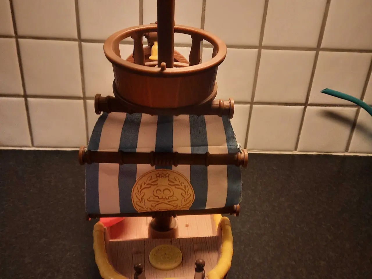 Billede 5 - Forskelligt legetøj til dreng og pige.