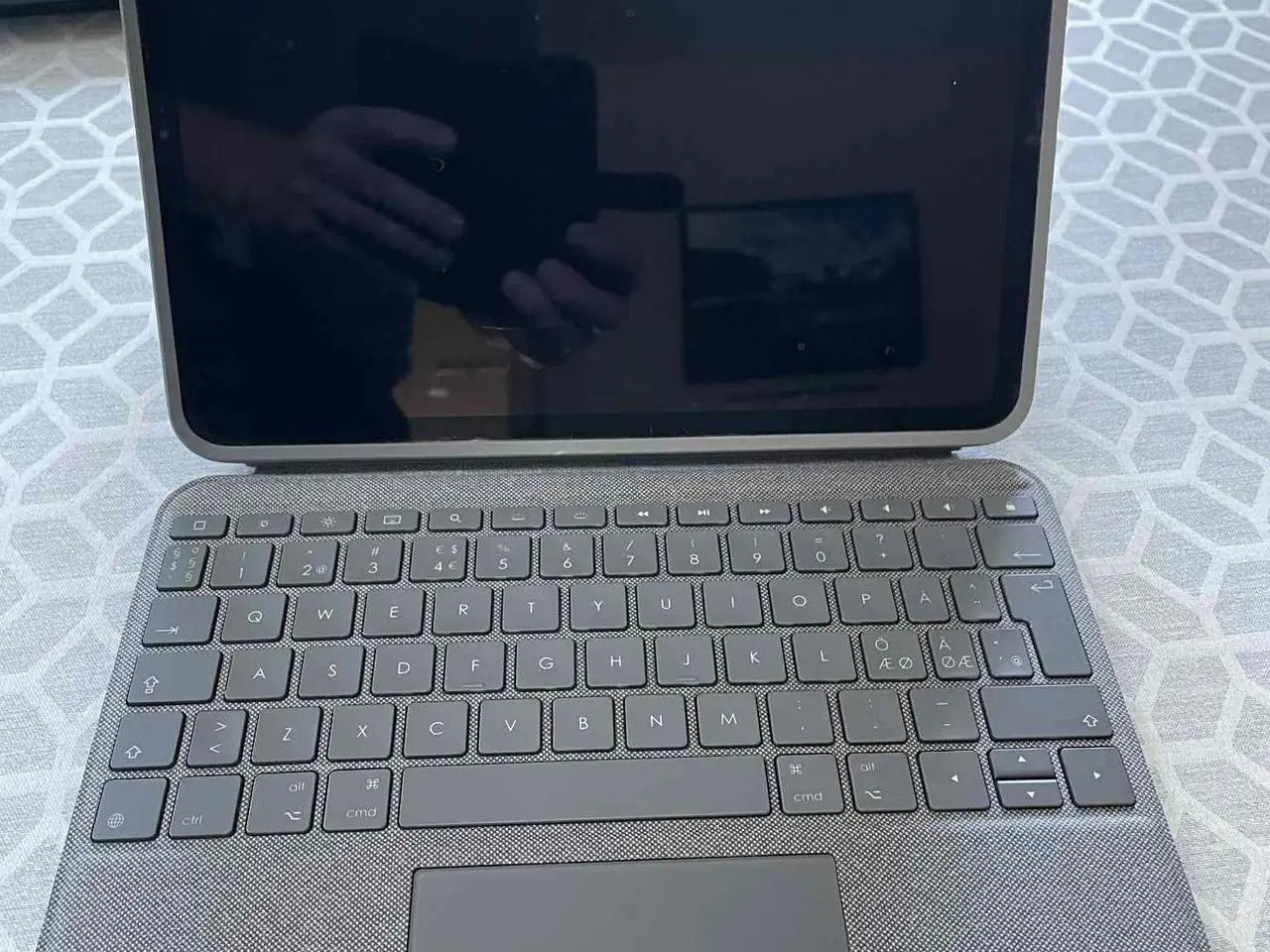 Billede 1 - iPad Pro 11", 256 gb m. Logtich keyboard cover