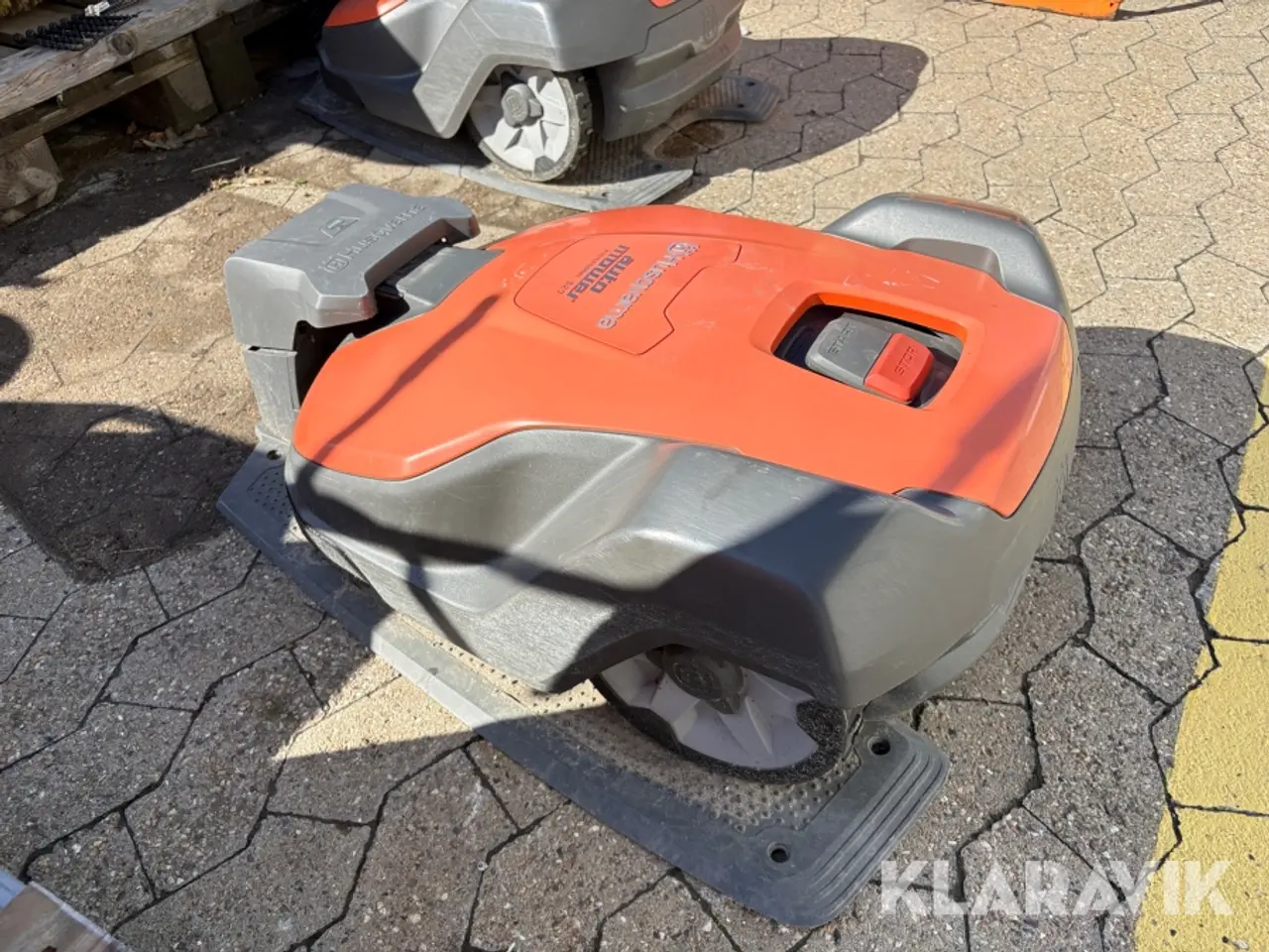 Billede 3 - Robotplæneklipper Husqvarna Professional 520 med ladestation