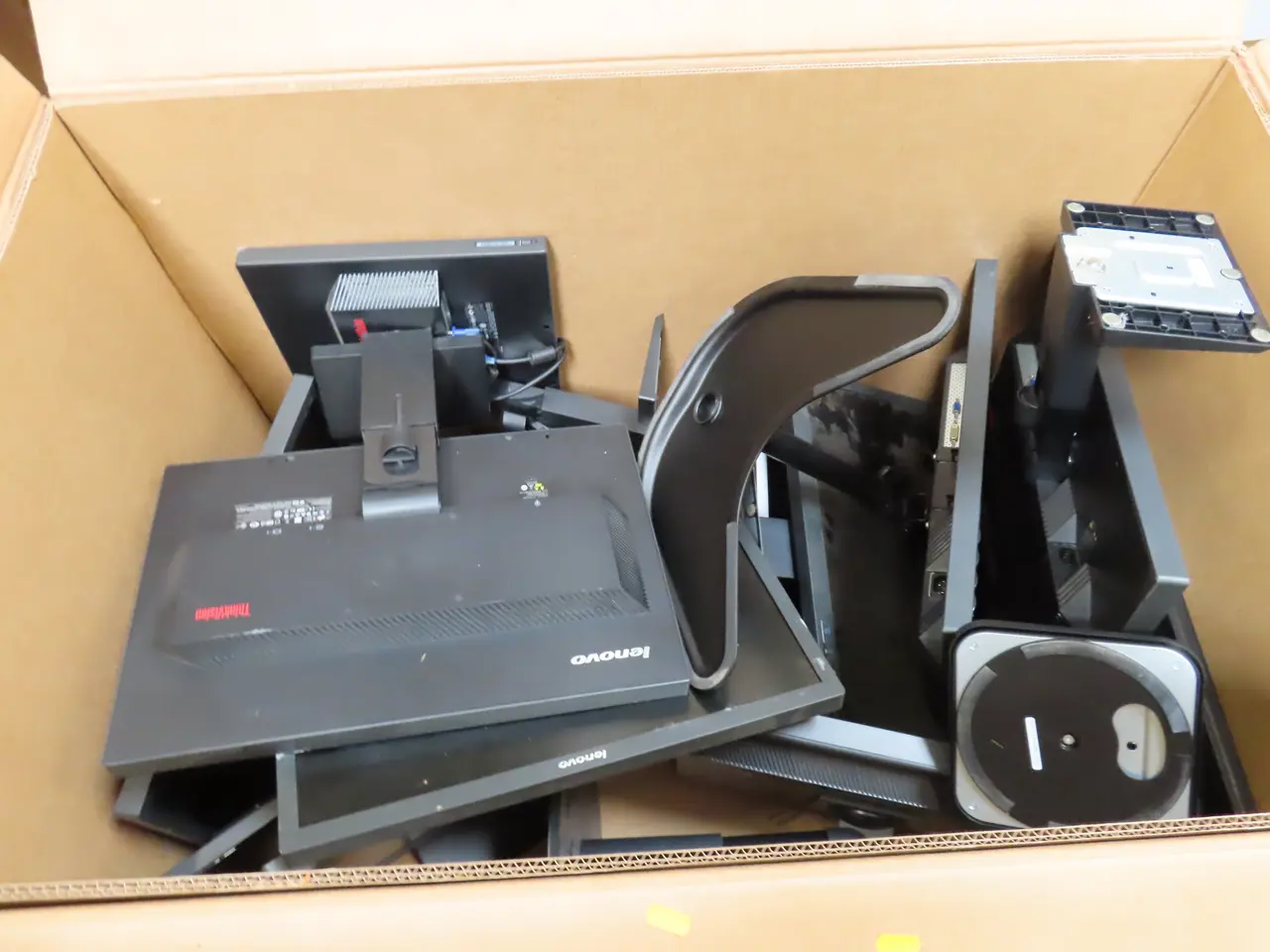 Billede 1 - 10 stk. Computerskærme bl.a. LENOVO