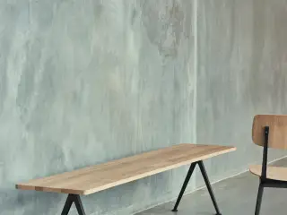Hay bænk, model Pyramid Bench 250x46x40