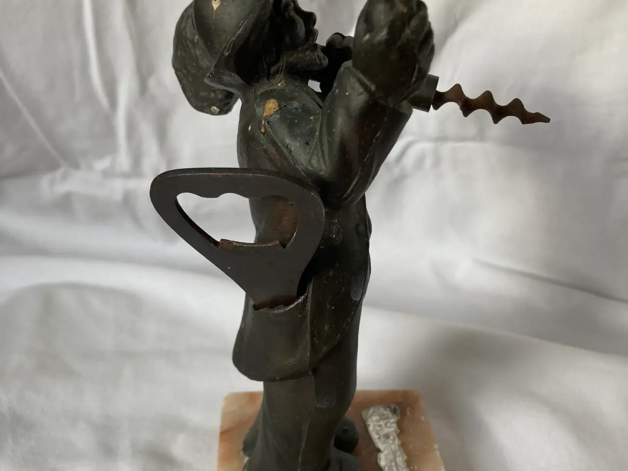 Billede 4 - Figur oplukker proptrækker