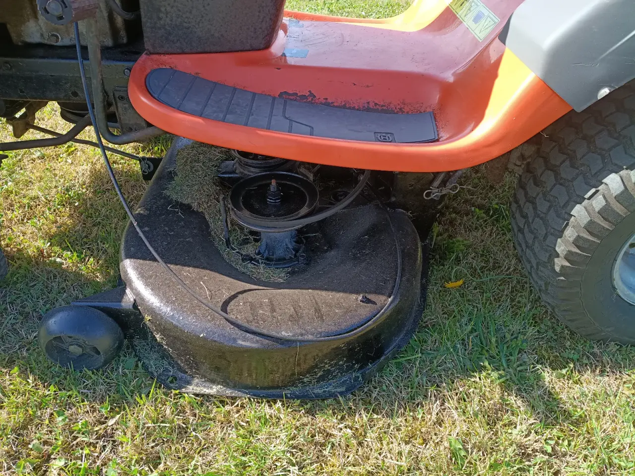 Billede 7 - Iorden Husqvarna LTH 152, havetraktor 42 klipper 