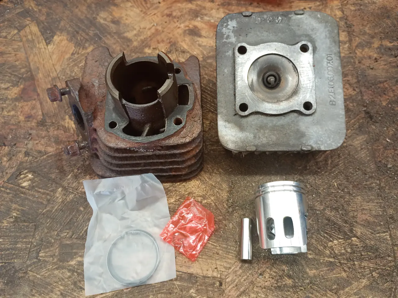 Billede 1 - Brugt original cylinderkit til pgo comet 