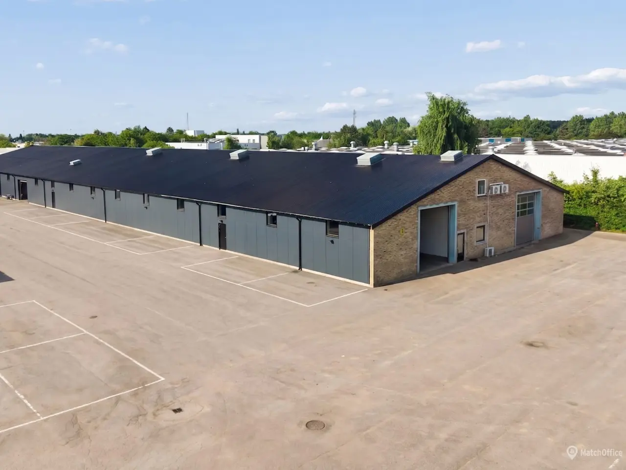 Billede 1 - 2.545 m² højloftet lager i Glostrup