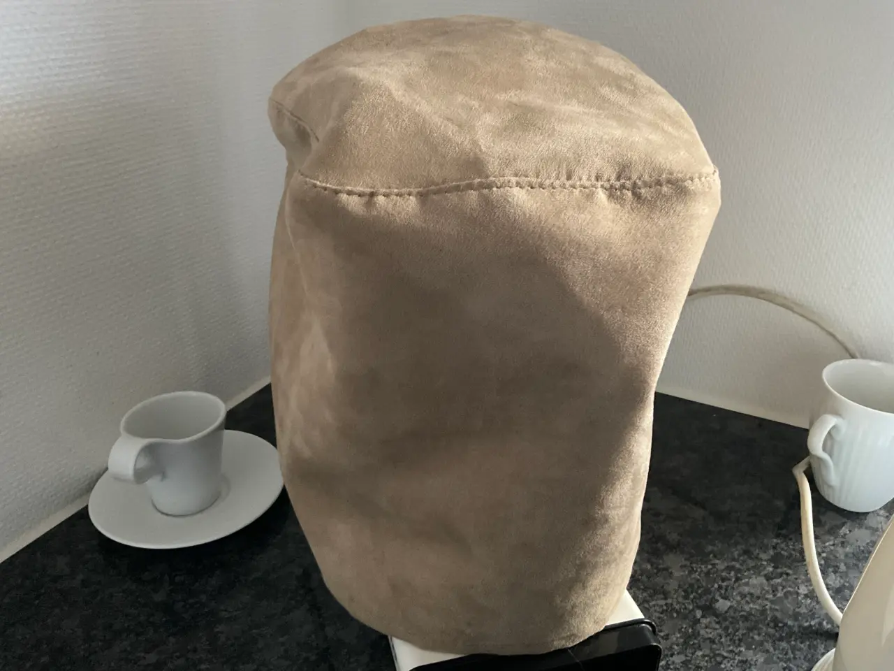 Billede 2 - Bagerste gardin plus overtræk til kaffemaskinen