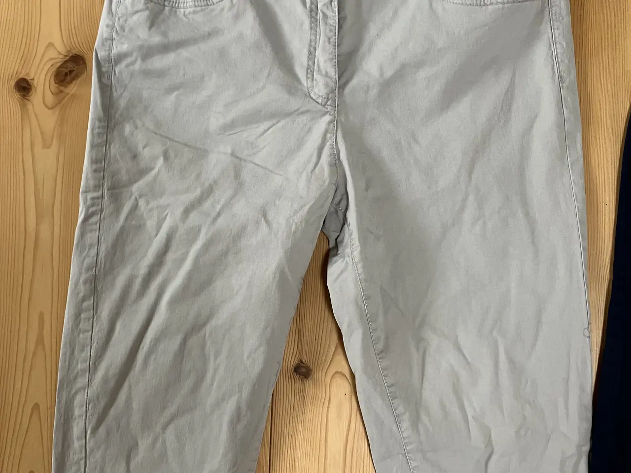 Billede 8 - Short, knickers og nederdele str. 46