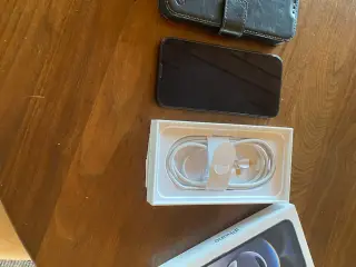 iPhone 16E med cover og panserglas ny