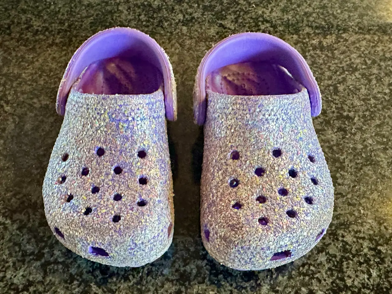 Billede 2 - Lilla crocs med spræl str 23