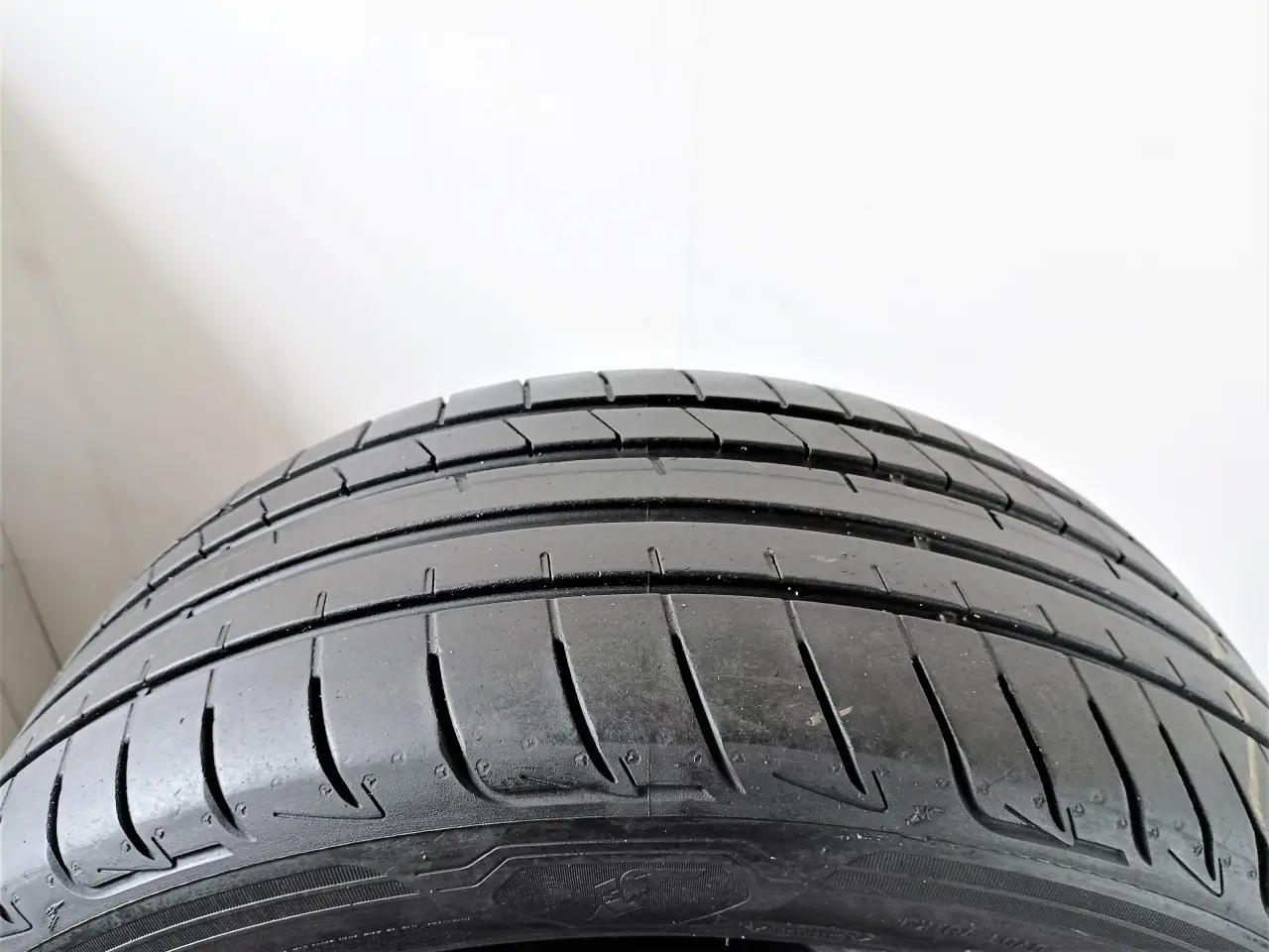 Billede 3 - sommerdæk - 245/45R18 (2stk) / 275/40R18 (2stk)