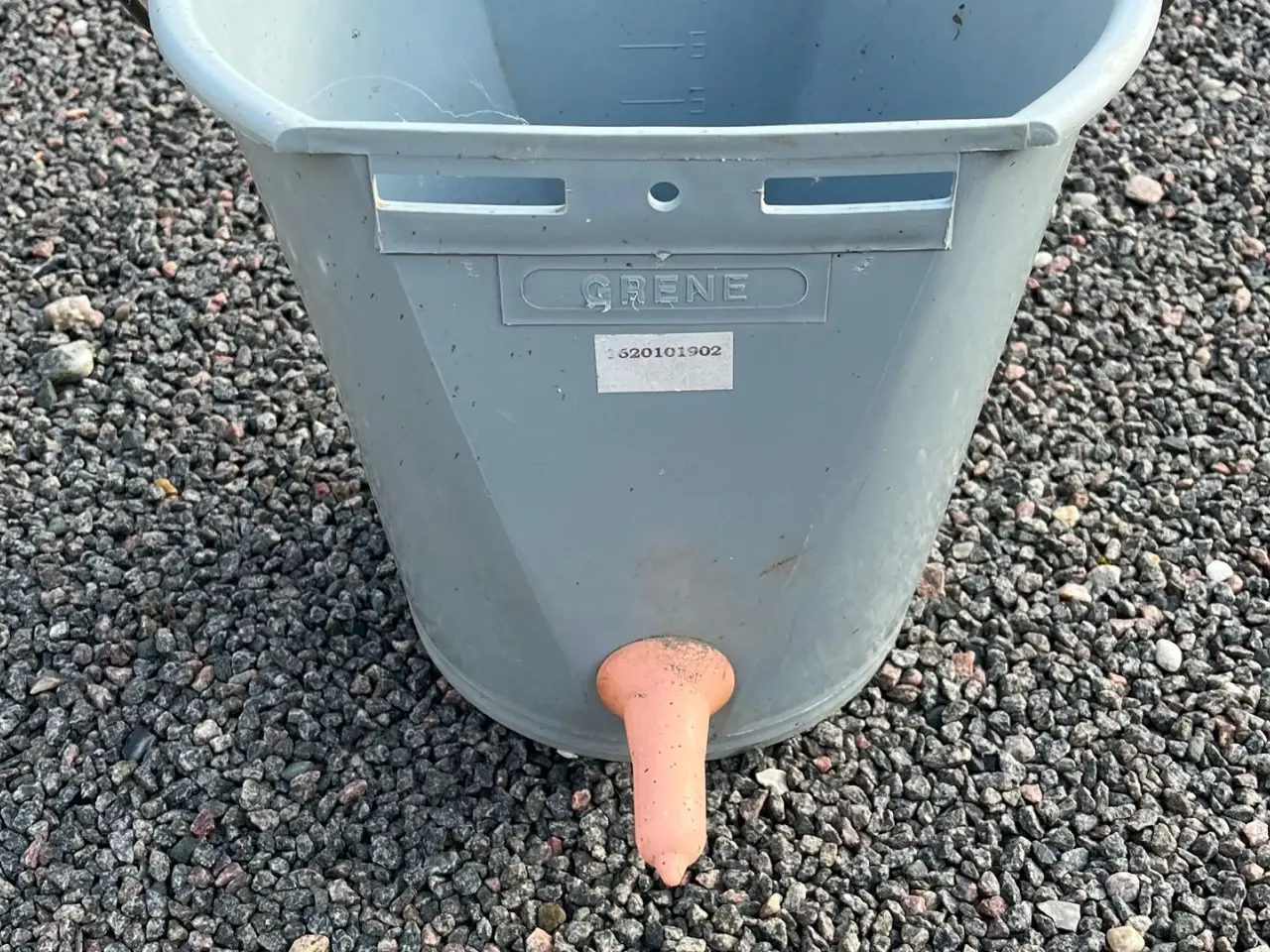 Billede 5 - - - - Suttespande til kalve