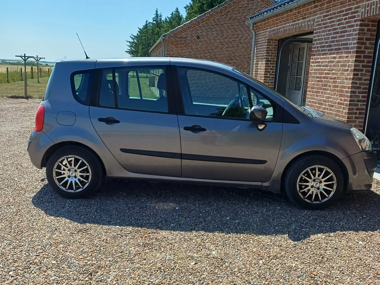 Billede 2 - nysynet Renault 