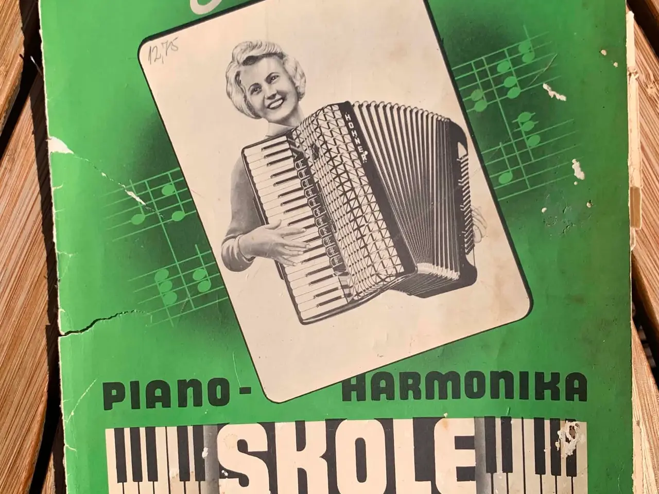 Billede 5 - Rød charmerende pianoharmonika