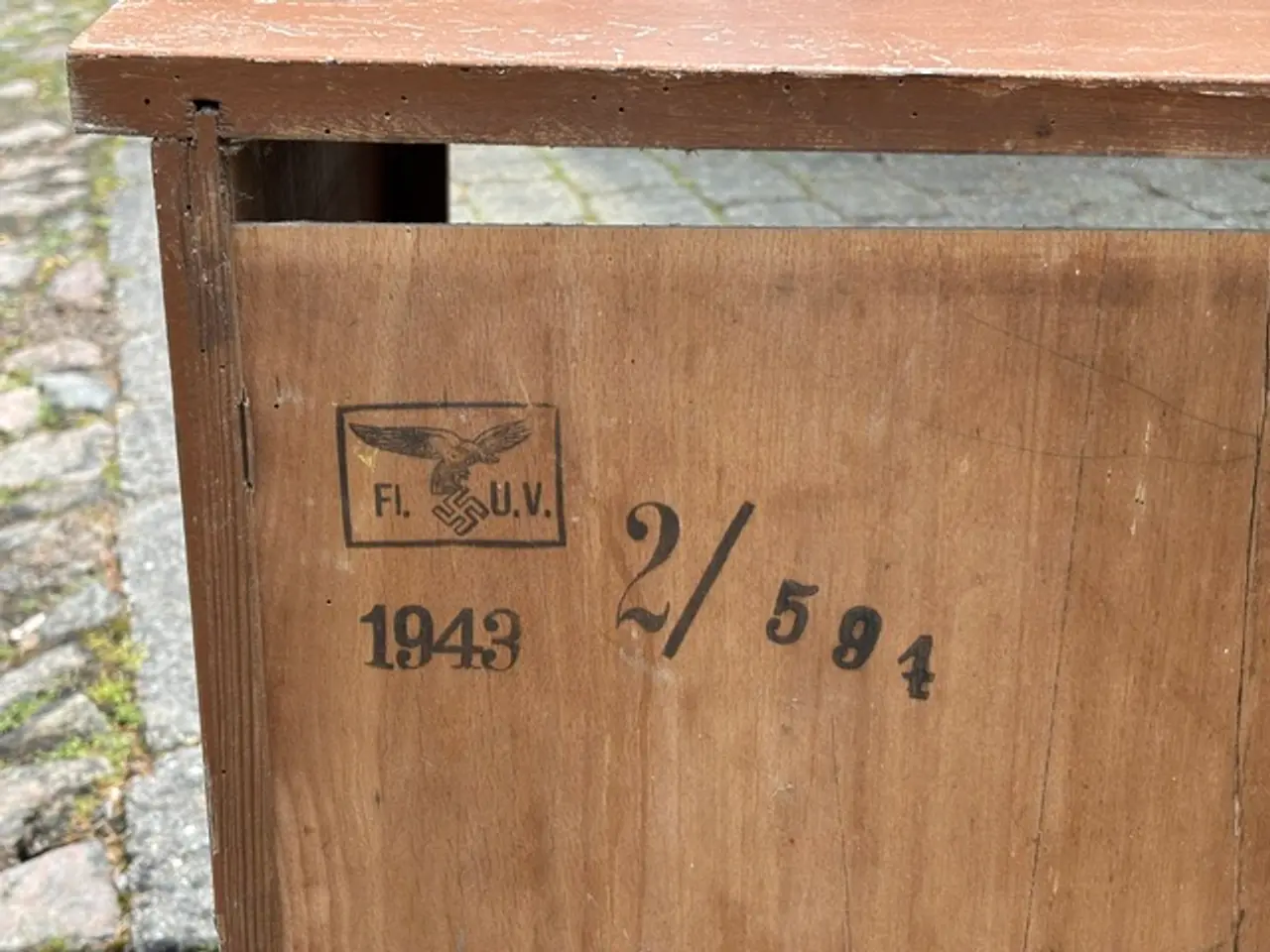 Billede 2 - Tysk Sengebord med hagekors på bagsiden