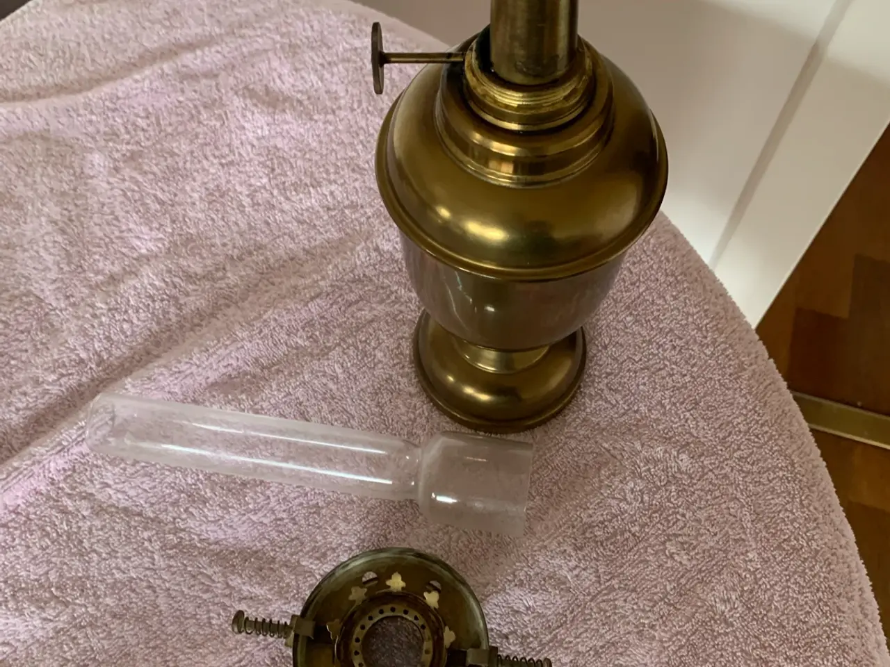 Billede 4 - Smuk messinglampe