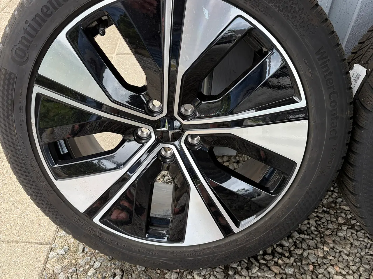 Billede 3 - Flotte Originale Polestar 2 Fælge med Vinterdæk