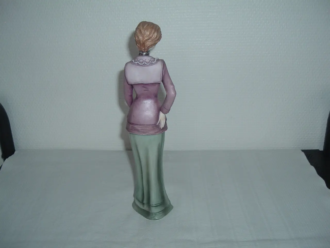 Billede 2 - Porcelænsfigur. Dame med blomsterbuket