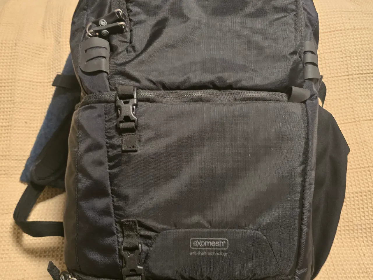 Billede 3 -  Sort Packsafe rygsæk