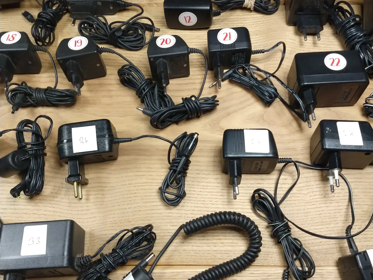 Billede 6 - Opladere og adaptere