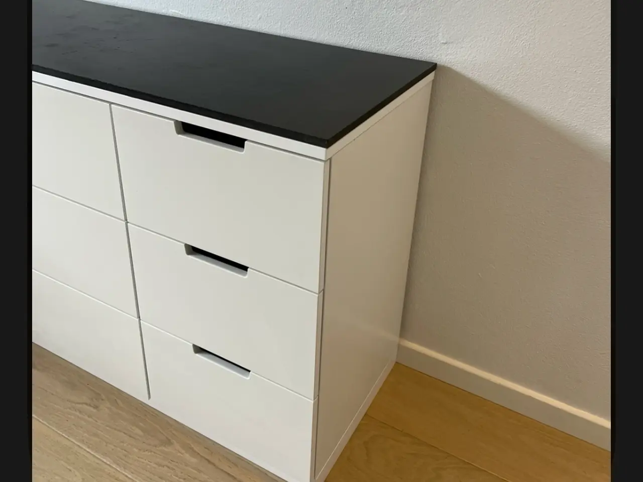 Billede 2 - Robust kommode fra IKEA