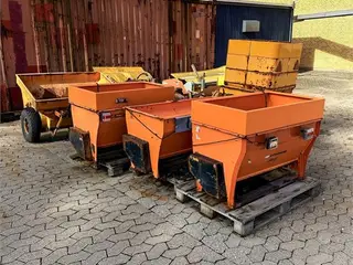 Hydromann 11 Redskaber / tools - Koste, plov og saltspreder / broom, plow and salt spreader for renovation