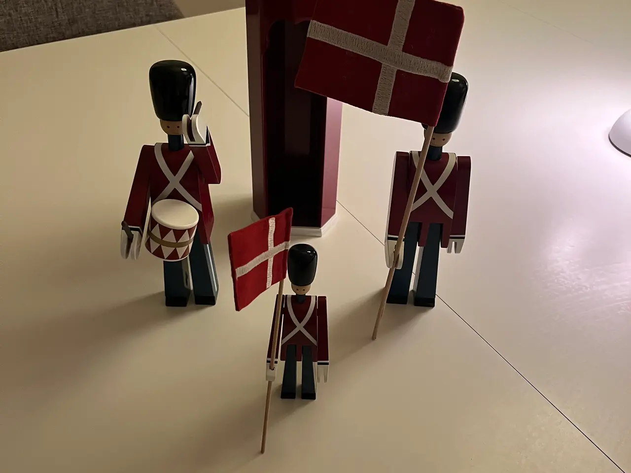 Billede 1 - Kay Boyesen garder og skilderhus