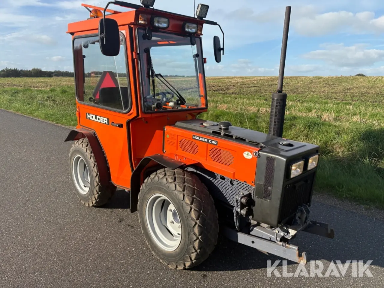 Billede 2 - Minitraktor Holder C30 med redskabspakke