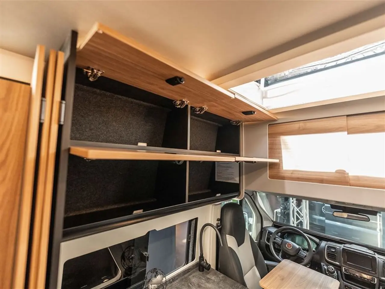Billede 14 - 2026 - FURGOK X-LOUNGE 640+ LUKSUS VAN