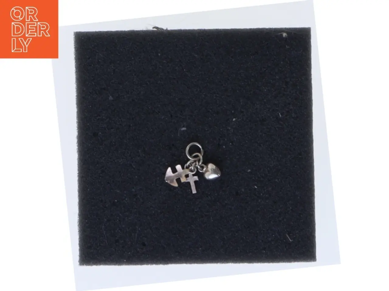 Billede 1 - Sølvanhæng med kors, hjerte og anker (str. 1,5 cm)
