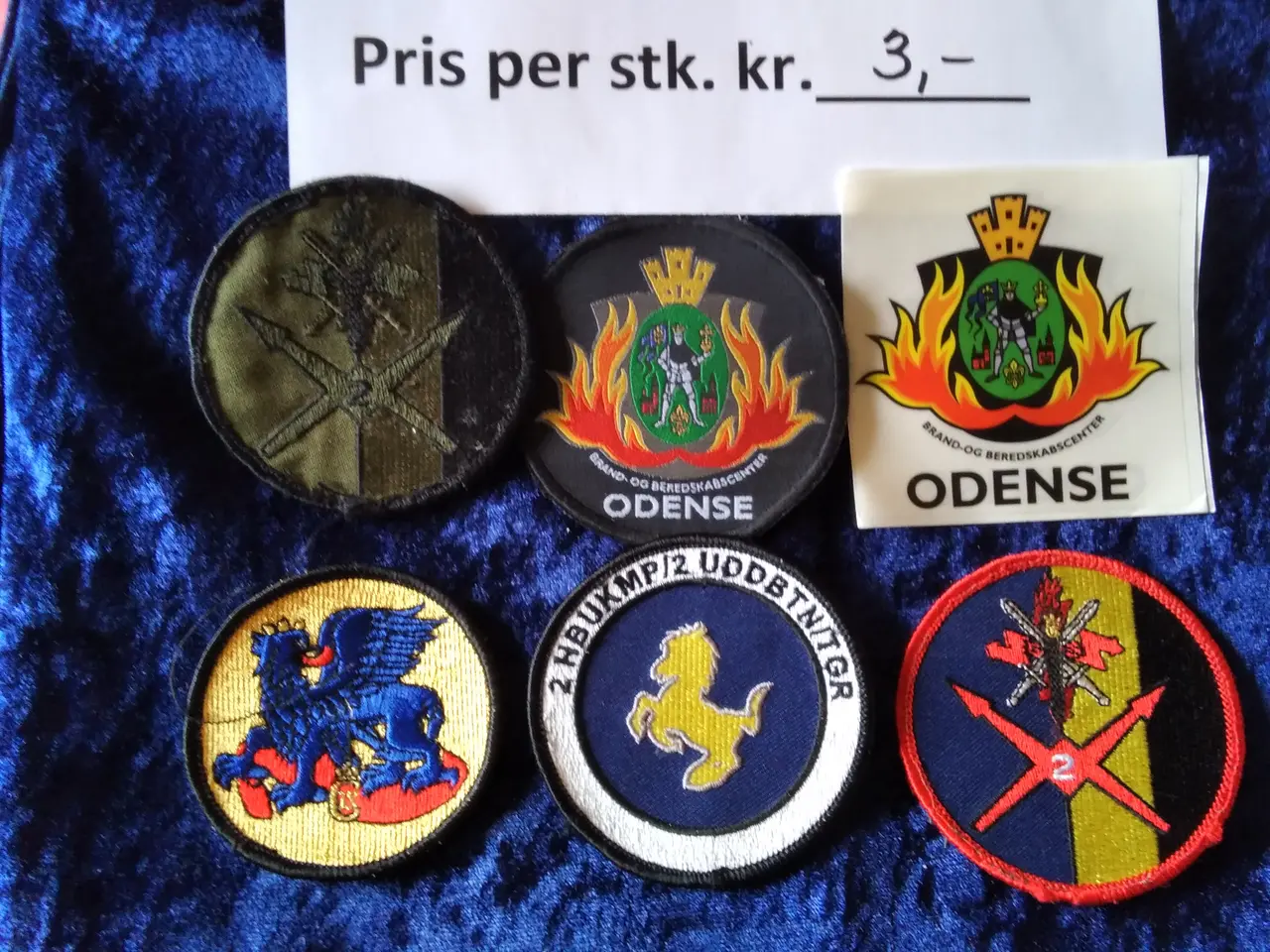 Billede 6 - Militære regimentsmærker og meget andet.