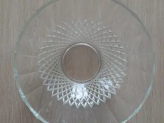 Glas skål fra før 1972