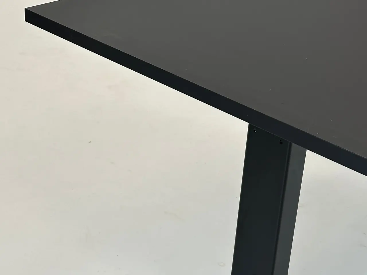 Billede 6 - Linak Hæve/sænkebord – Sort 140x80 cm