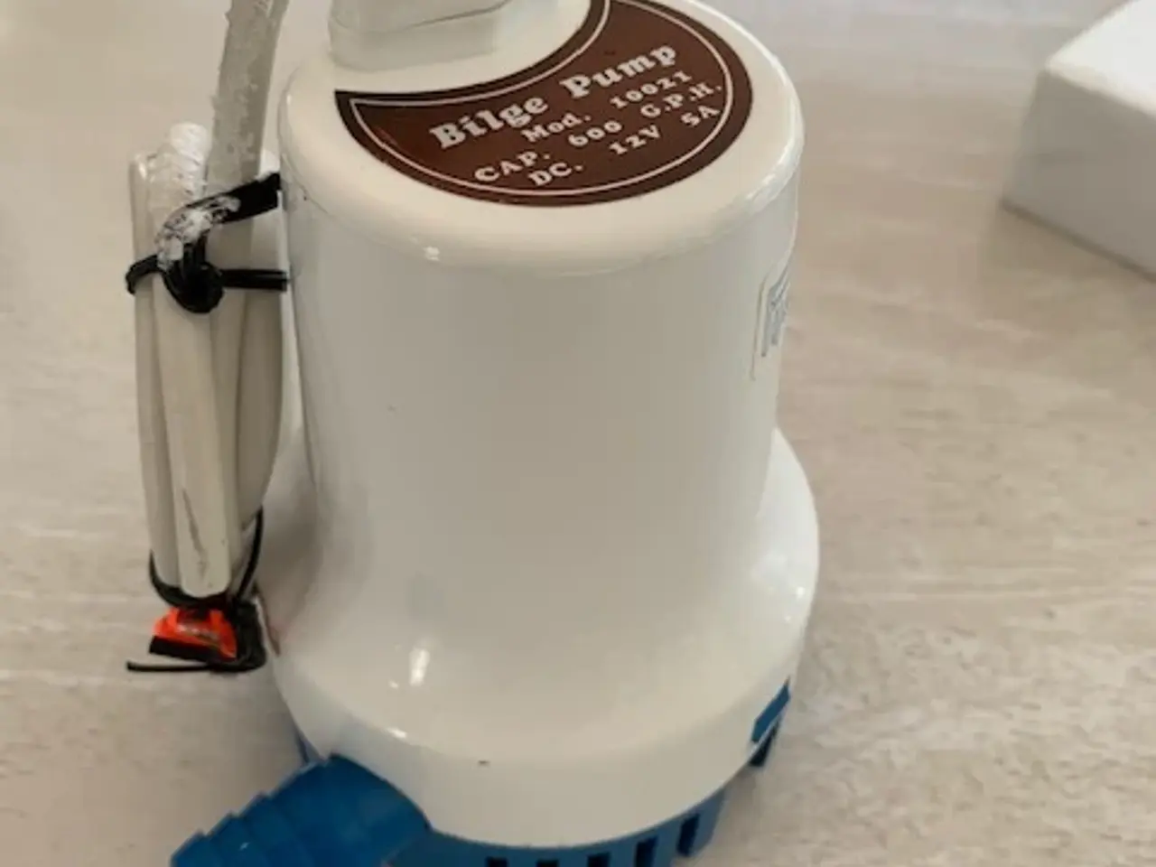Billede 2 - 2 stk 12 volt lænsepumpe 600 GPH, 19 mm slange