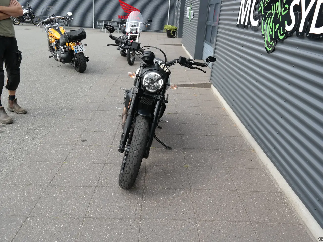 Billede 13 - Ducati Scrambler Icon Dark MC-SYD       BYTTER GERNE