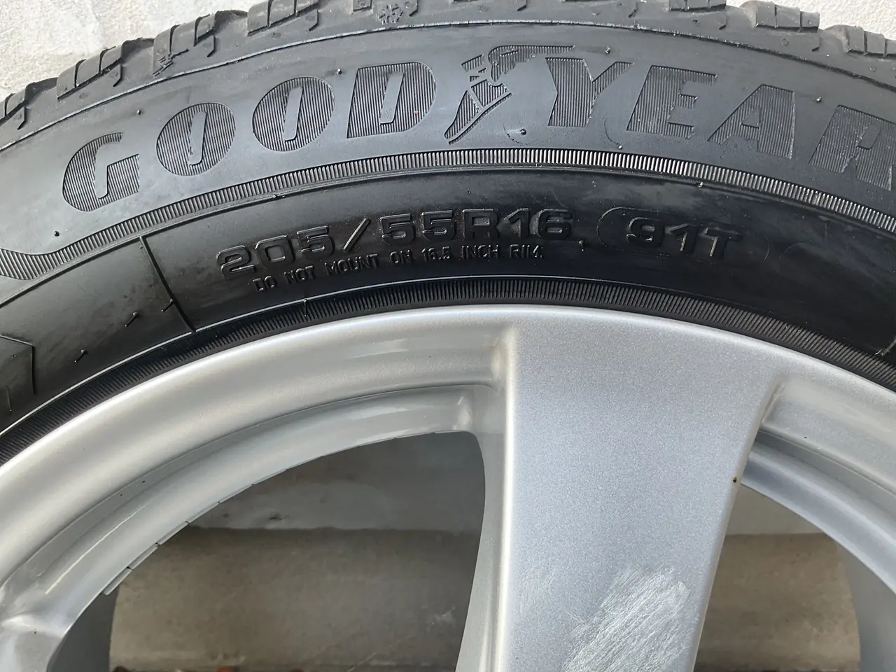 Billede 2 - Alufælge med Goodyear vinterdæk