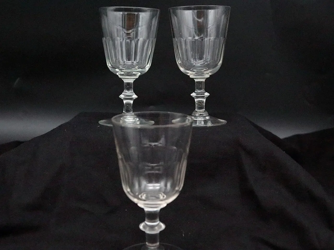 Billede 3 - Christian d. 8. rødvinsglas – mundblæste, 15,5 cm