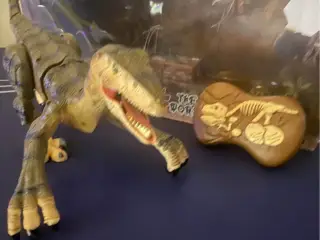 Dinosaur fjernstyret