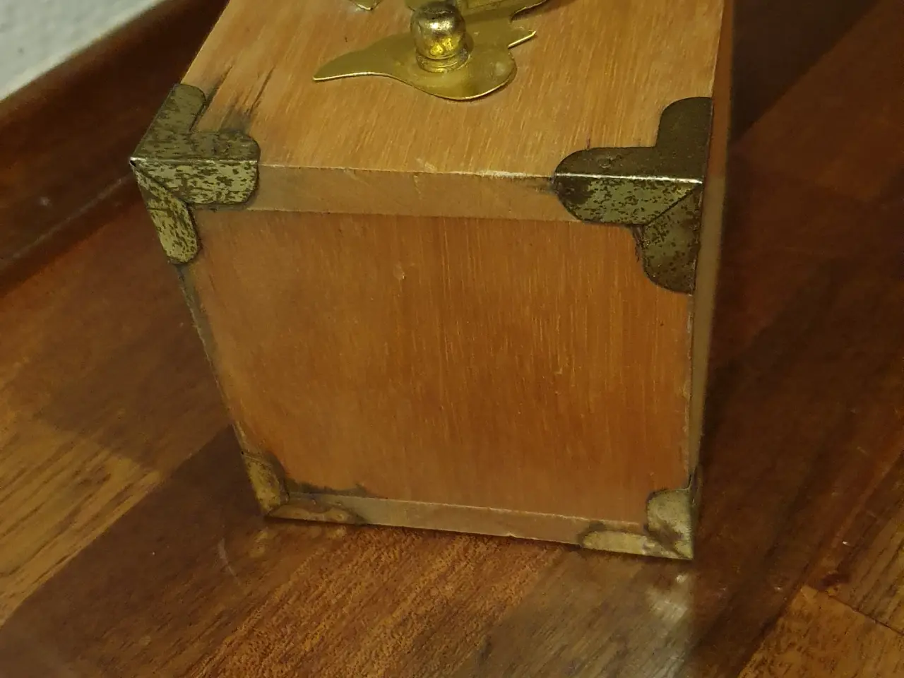 Billede 3 - Vintage glasbrikker I træ m. Træreol