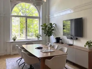 Enestående kontorer med bemandet reception