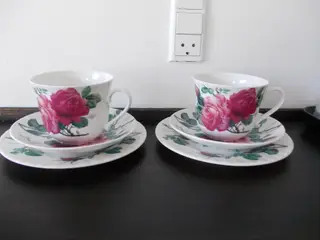 Roy Kirkham English Rose kaffekopper med underkop