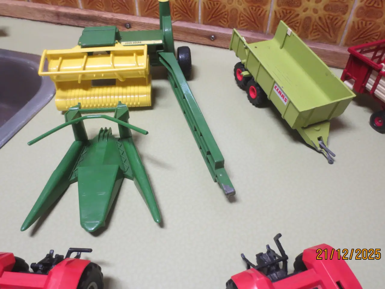 Billede 3 - Modeltraktor Og Model lastbiler i SIKU /ERTL 