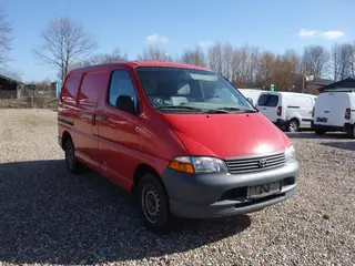 Toyota HiAce 2,5 D-4D 88
