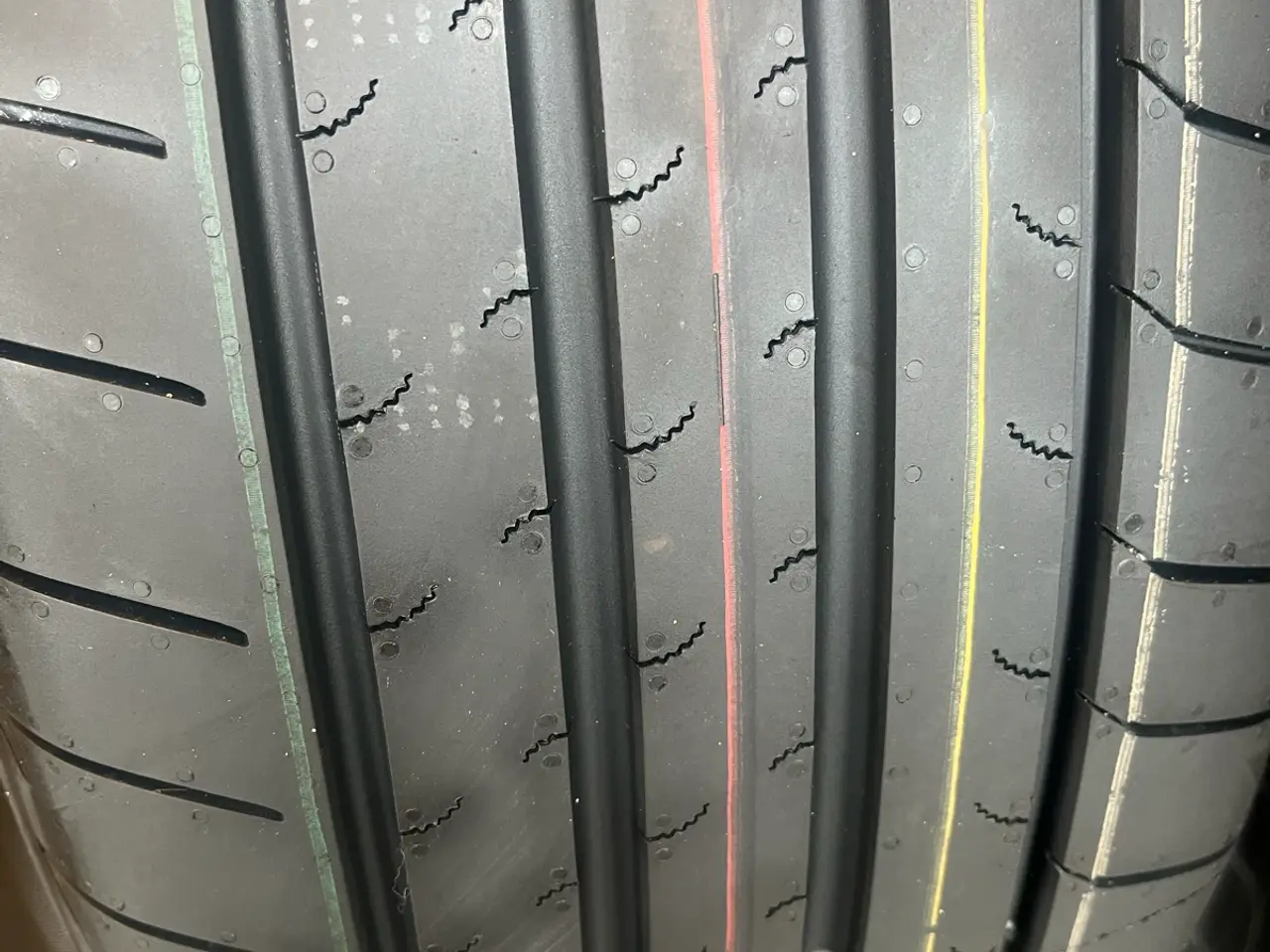 Billede 6 - Nye 215-50-19 Sommerdæk Bridgestone.